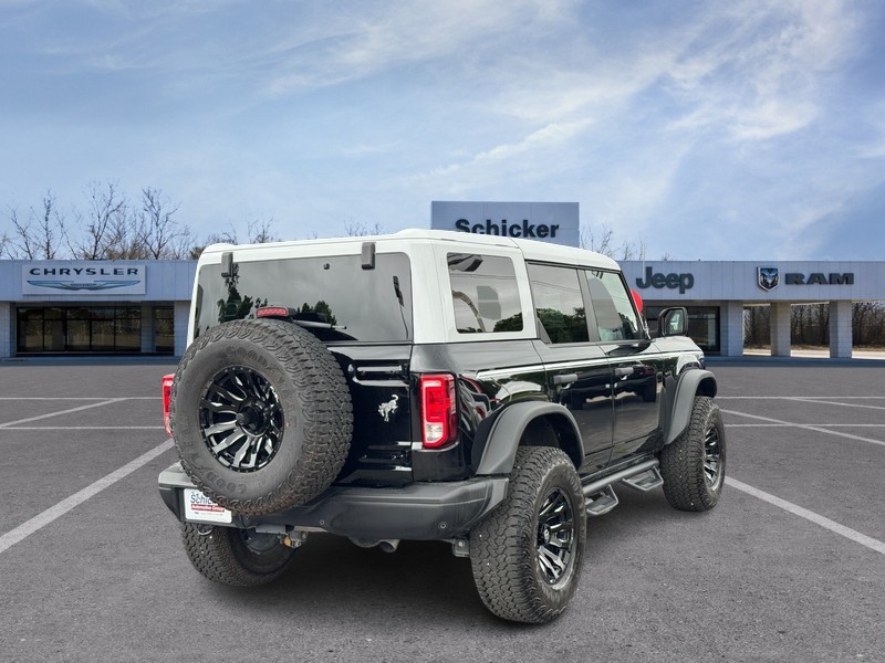 Ford Bronco Vehicle Full-screen Gallery Image 03