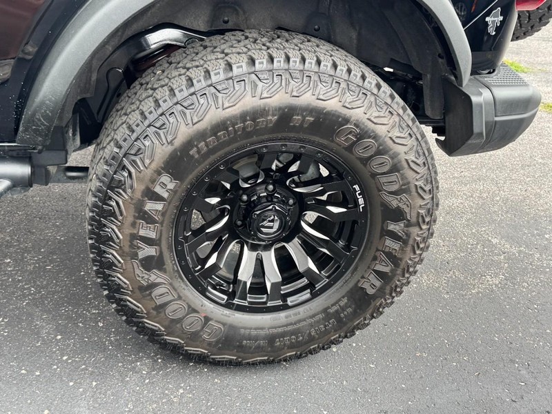 Ford Bronco Vehicle Full-screen Gallery Image 07