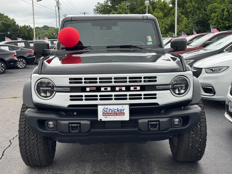 Ford Bronco Vehicle Full-screen Gallery Image 09