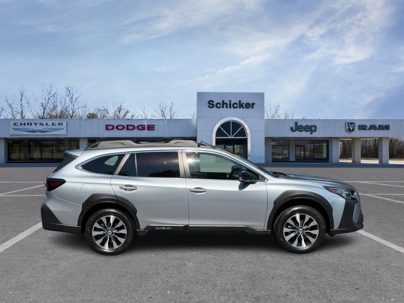 Subaru Outback Vehicle Full-screen Gallery Image 02