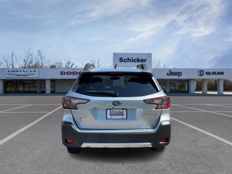 Subaru Outback Vehicle Full-screen Gallery Image 04