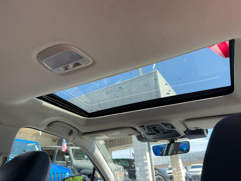 Subaru Outback Vehicle Full-screen Gallery Image 11