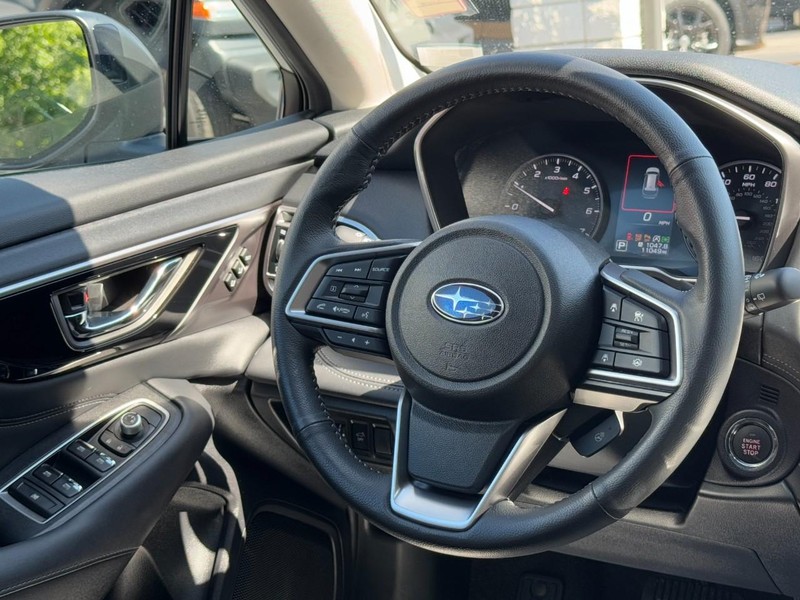 Subaru Outback Vehicle Full-screen Gallery Image 13