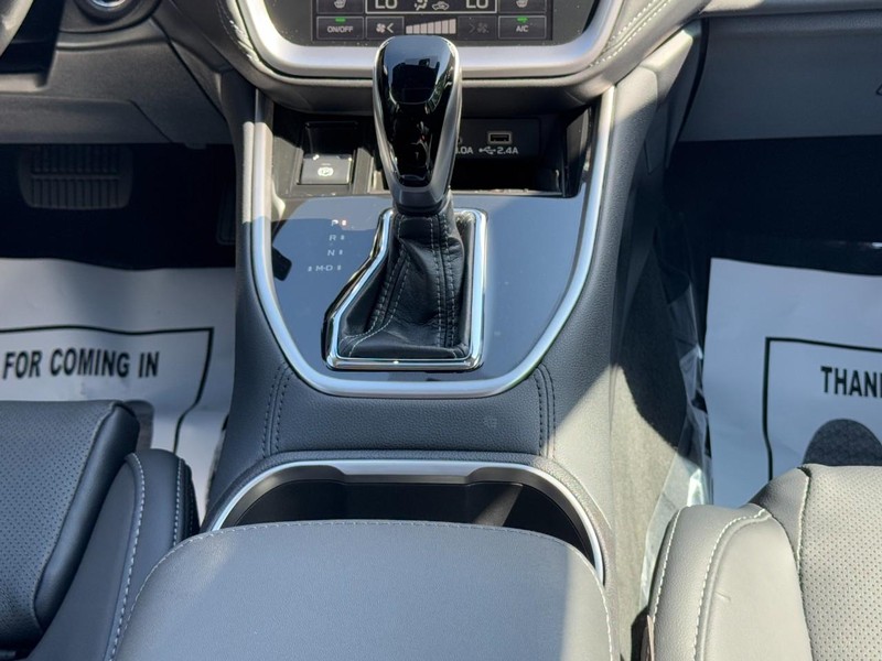 Subaru Outback Vehicle Full-screen Gallery Image 15