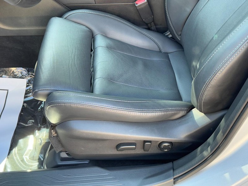 Subaru Outback Vehicle Full-screen Gallery Image 26