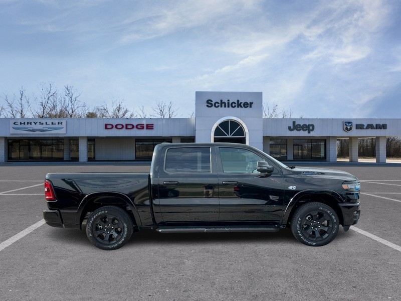 Ram 1500 Vehicle Full-screen Gallery Image 02