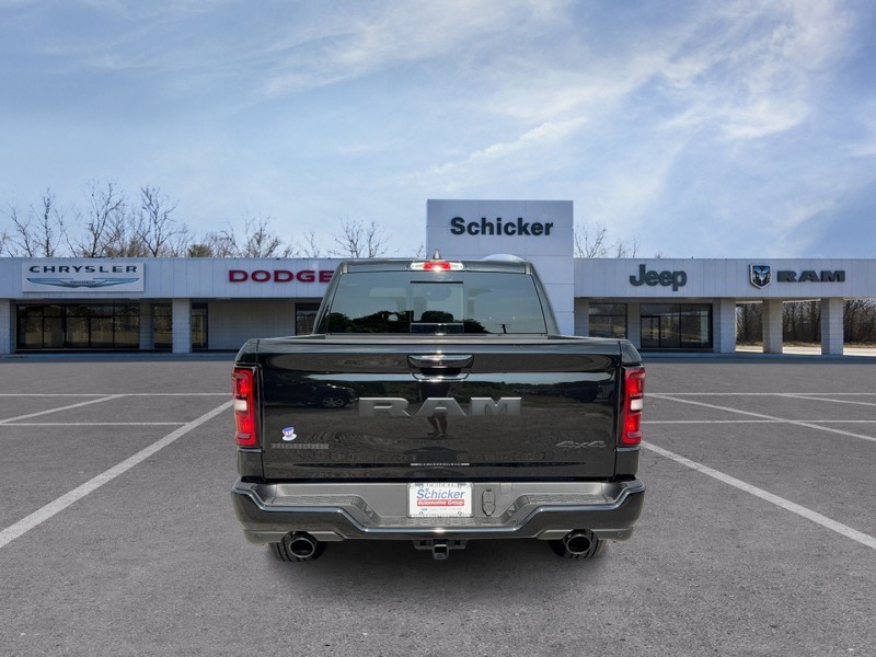 Ram 1500 Vehicle Full-screen Gallery Image 04