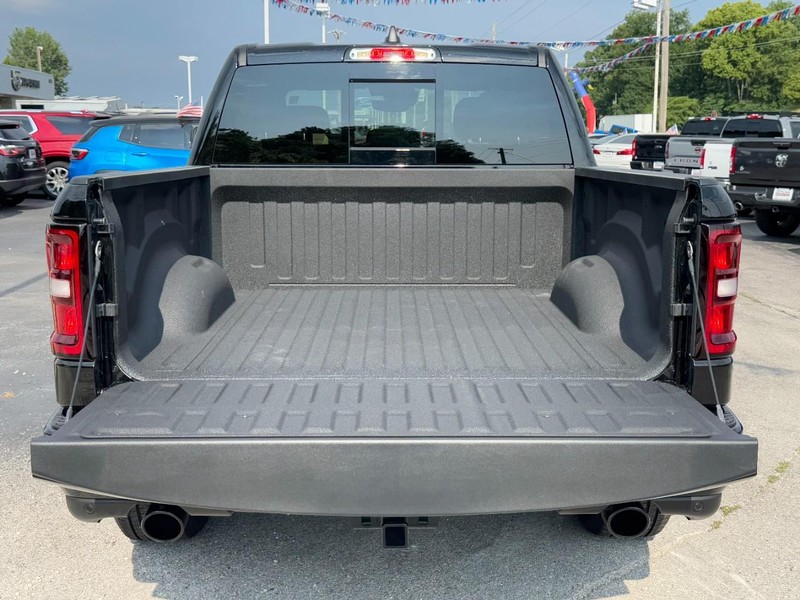 Ram 1500 Vehicle Full-screen Gallery Image 05