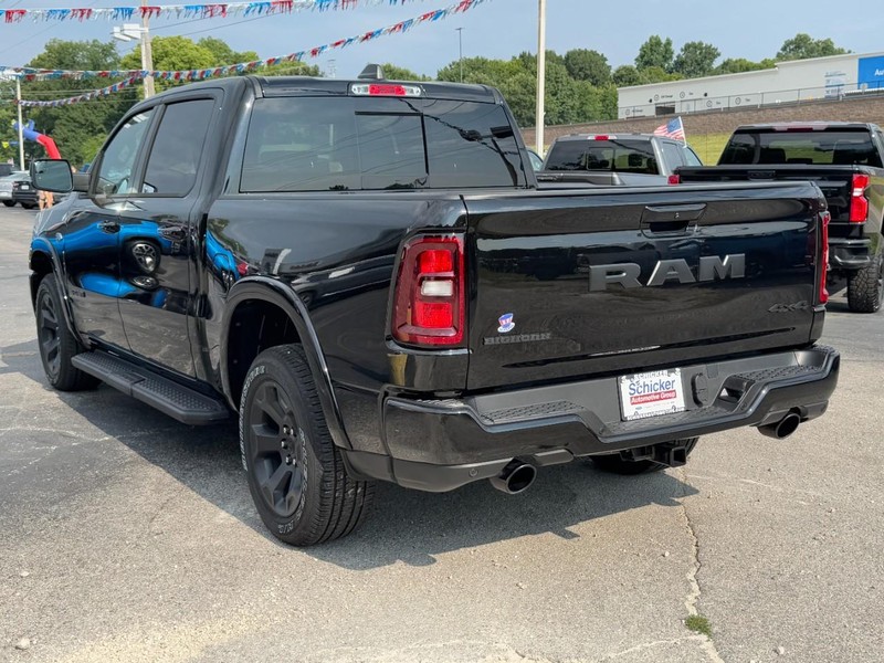 Ram 1500 Vehicle Full-screen Gallery Image 06