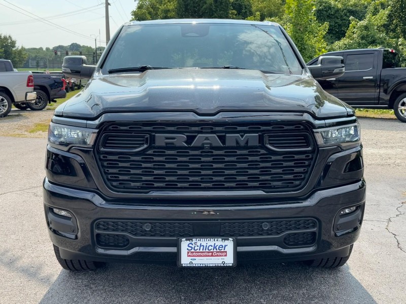 Ram 1500 Vehicle Full-screen Gallery Image 09