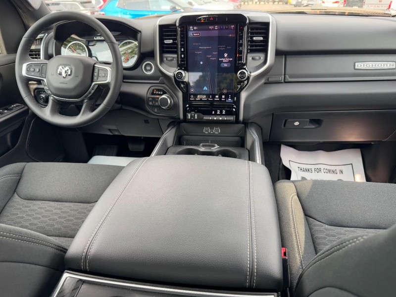 Ram 1500 Vehicle Full-screen Gallery Image 11