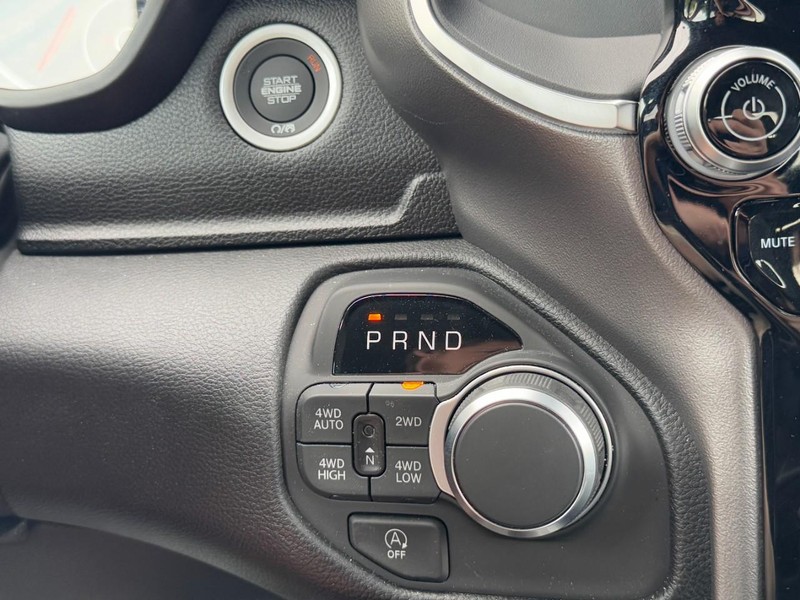 Ram 1500 Vehicle Full-screen Gallery Image 19