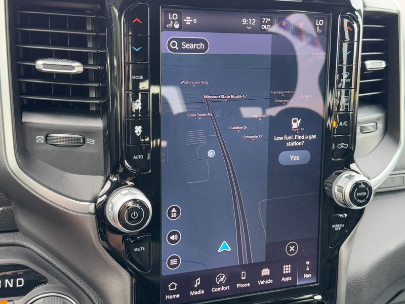 Ram 1500 Vehicle Full-screen Gallery Image 22
