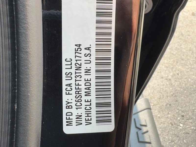 Ram 1500 Vehicle Full-screen Gallery Image 26