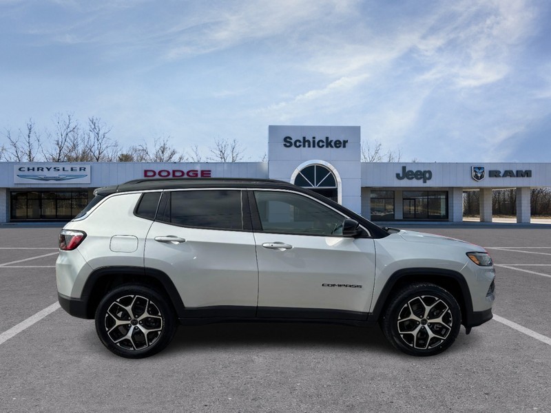 Jeep Compass Vehicle Full-screen Gallery Image 02