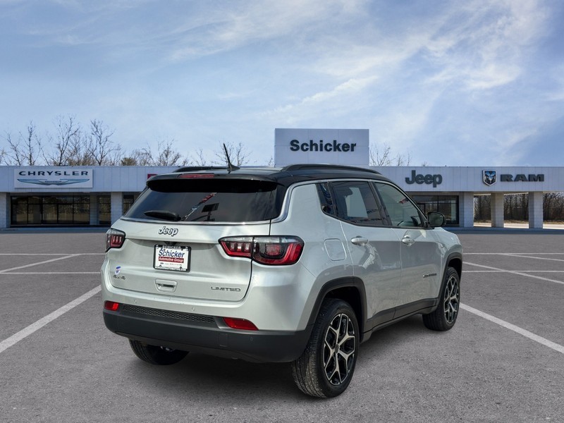 Jeep Compass Vehicle Full-screen Gallery Image 03