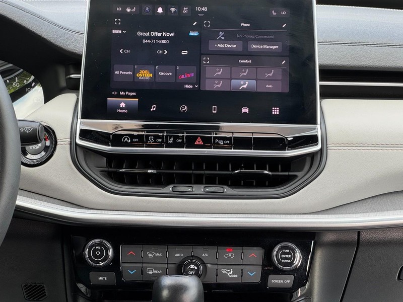 Jeep Compass Vehicle Full-screen Gallery Image 13