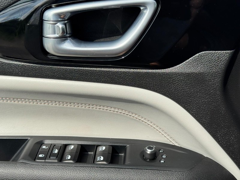 Jeep Compass Vehicle Full-screen Gallery Image 25