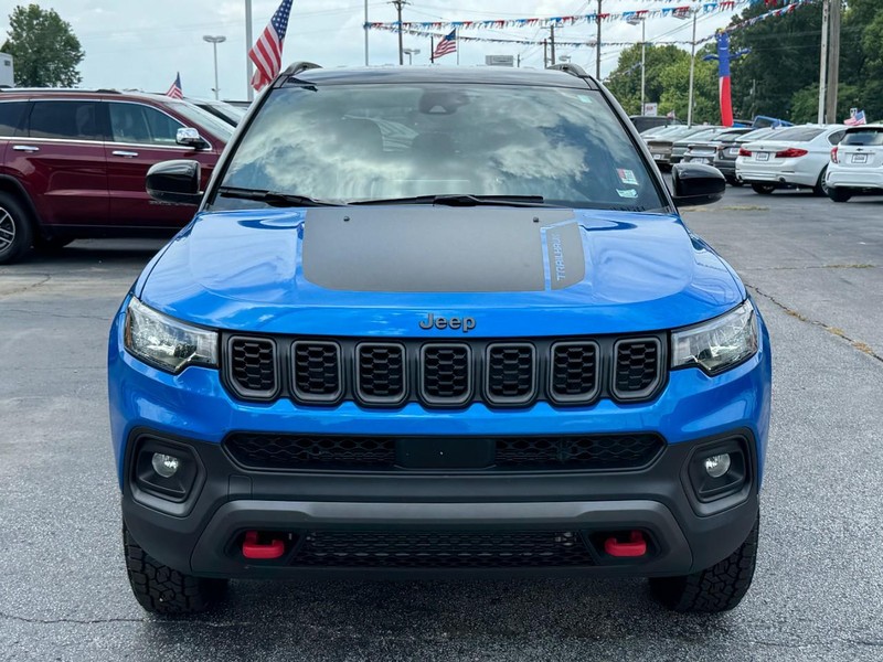 Jeep Compass Vehicle Full-screen Gallery Image 09