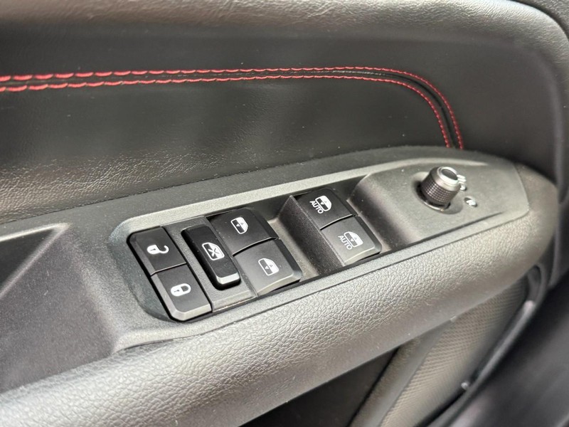 Jeep Compass Vehicle Full-screen Gallery Image 21