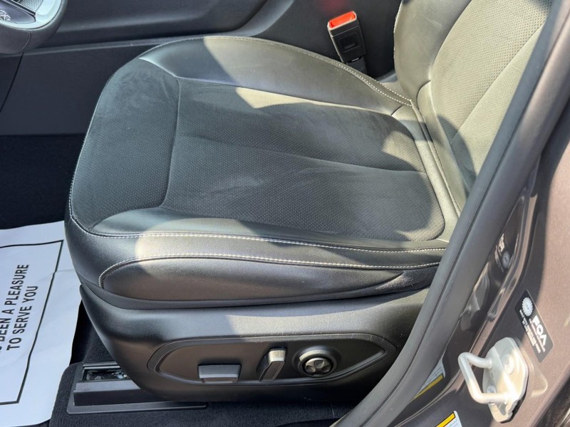 Jeep Grand Cherokee Vehicle Full-screen Gallery Image 23