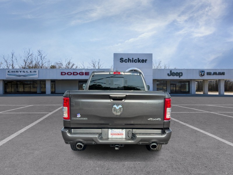 Ram 1500 Vehicle Full-screen Gallery Image 04