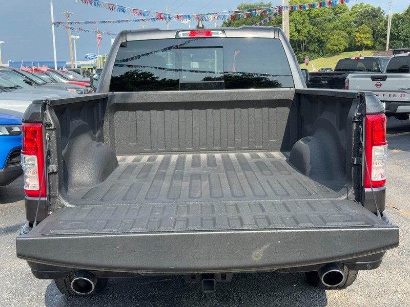 Ram 1500 Vehicle Full-screen Gallery Image 05