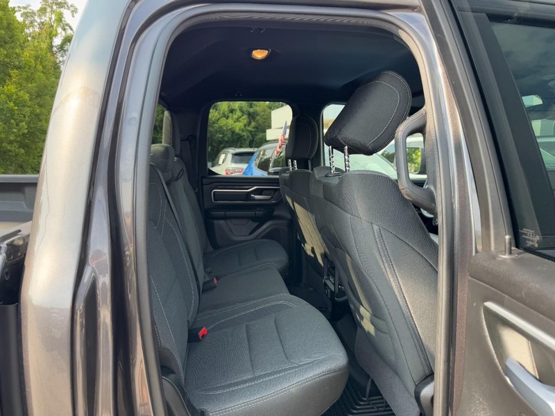 Ram 1500 Vehicle Full-screen Gallery Image 10