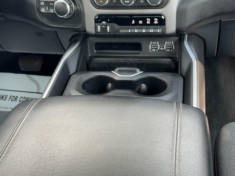 Ram 1500 Vehicle Full-screen Gallery Image 14