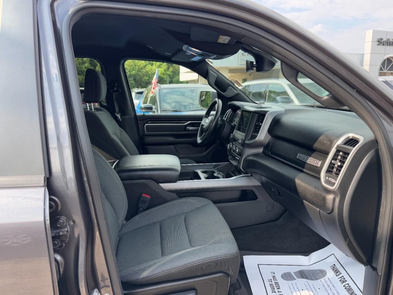 Ram 1500 Vehicle Full-screen Gallery Image 15