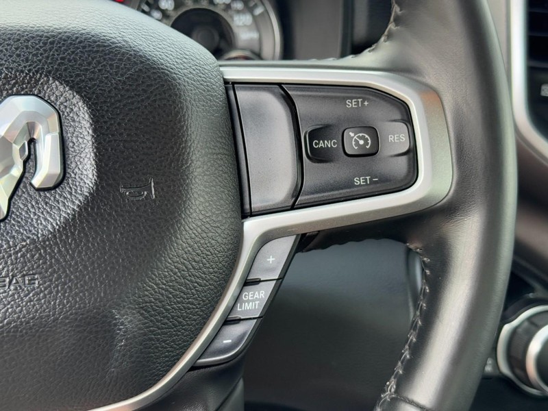 Ram 1500 Vehicle Full-screen Gallery Image 17