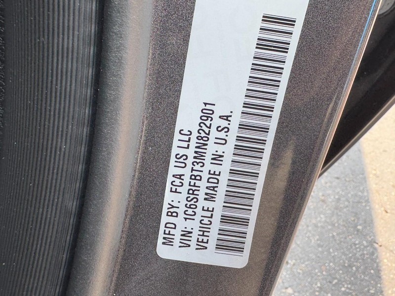 Ram 1500 Vehicle Full-screen Gallery Image 24