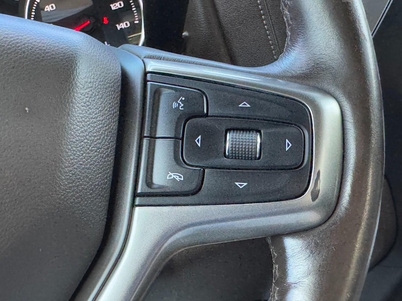 Chevrolet Silverado 2500HD Vehicle Full-screen Gallery Image 17