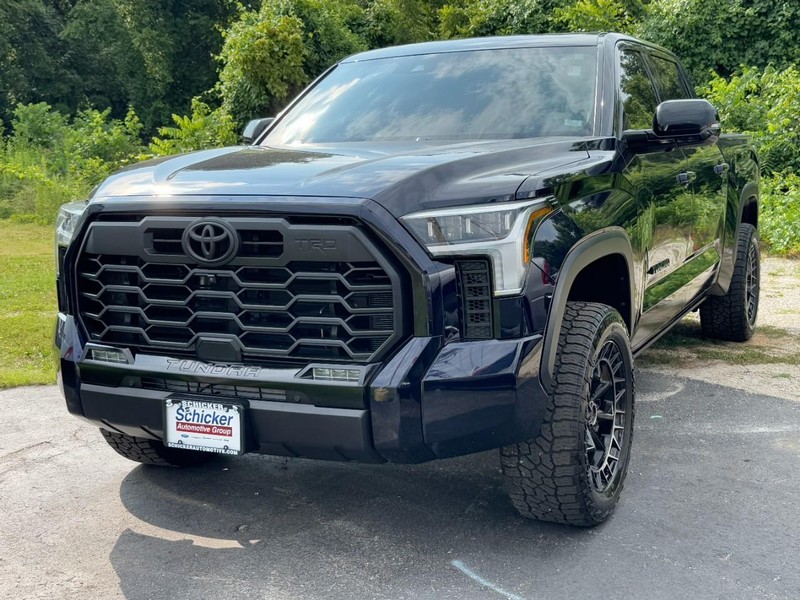 Toyota Tundra 4WD Vehicle Full-screen Gallery Image 08