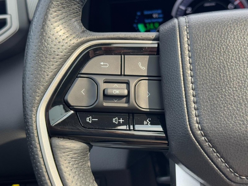 Toyota Tundra 4WD Vehicle Full-screen Gallery Image 18