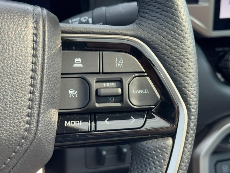Toyota Tundra 4WD Vehicle Full-screen Gallery Image 19