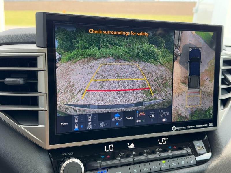 Toyota Tundra 4WD Vehicle Full-screen Gallery Image 24