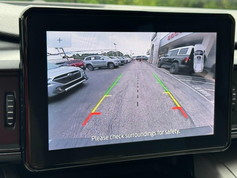 Ford Explorer Vehicle Full-screen Gallery Image 20