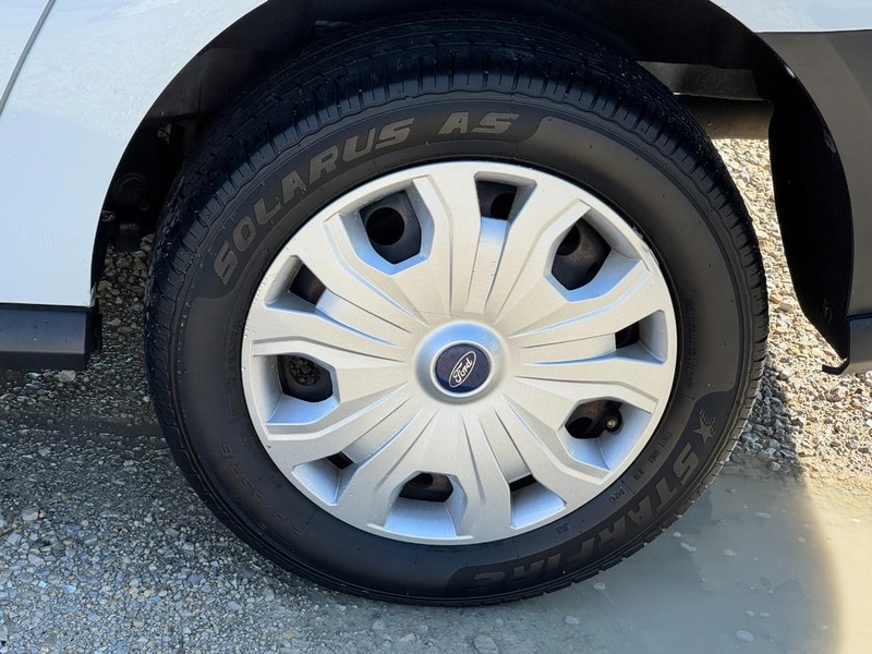 Ford Transit Connect Van Vehicle Full-screen Gallery Image 07