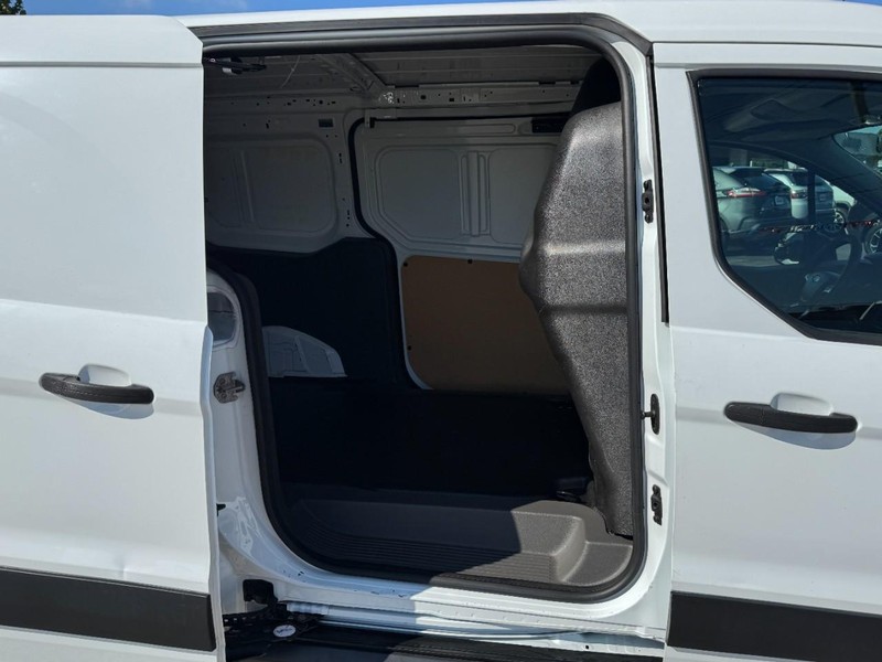 Ford Transit Connect Van Vehicle Full-screen Gallery Image 10