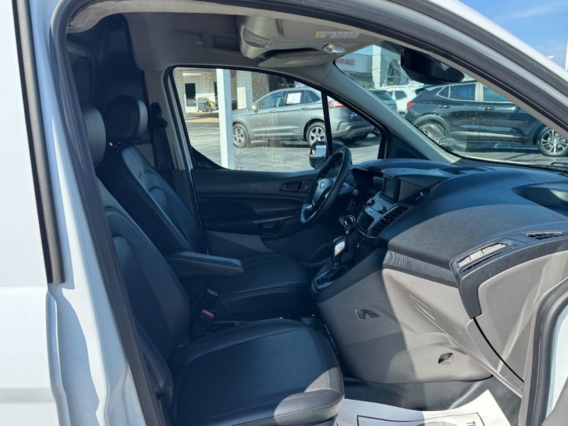 Ford Transit Connect Van Vehicle Full-screen Gallery Image 17