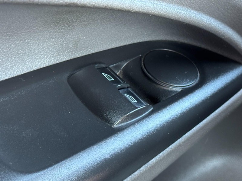 Ford Transit Connect Van Vehicle Full-screen Gallery Image 23