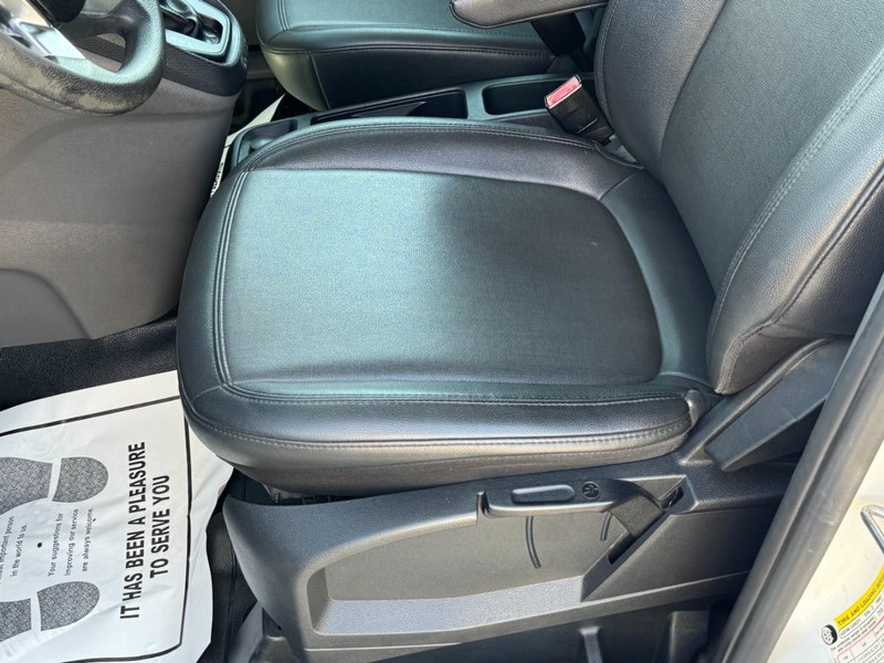 Ford Transit Connect Van Vehicle Full-screen Gallery Image 24