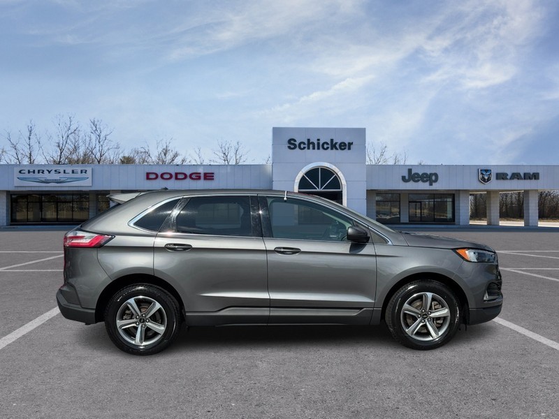Ford Edge Vehicle Full-screen Gallery Image 02