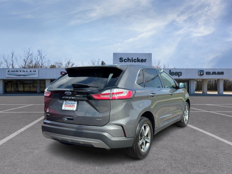 Ford Edge Vehicle Full-screen Gallery Image 03