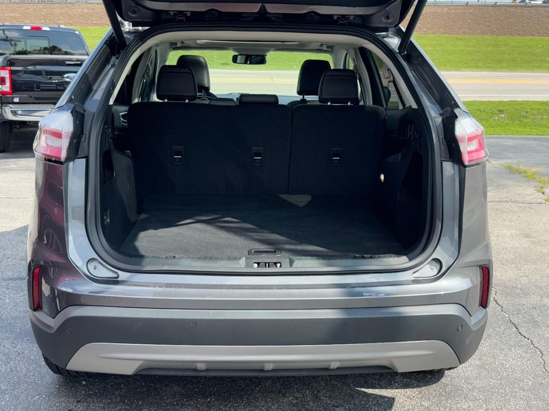 Ford Edge Vehicle Full-screen Gallery Image 05
