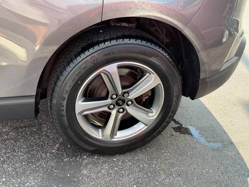 Ford Edge Vehicle Full-screen Gallery Image 07