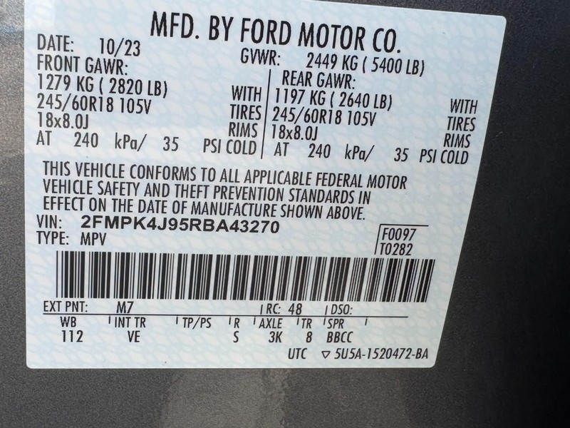 Ford Edge Vehicle Full-screen Gallery Image 24