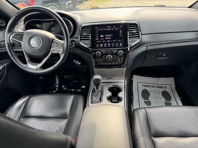 Jeep Grand Cherokee WK Vehicle Full-screen Gallery Image 11