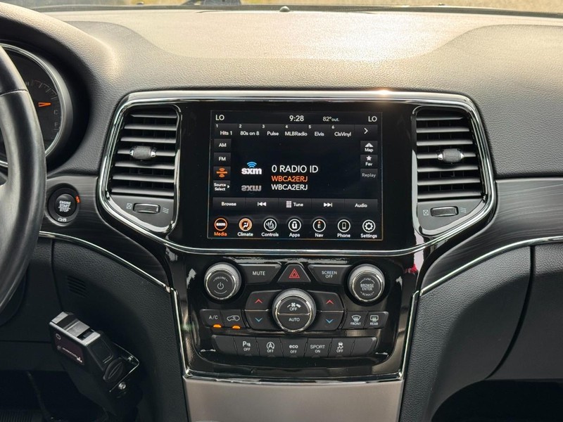 Jeep Grand Cherokee WK Vehicle Full-screen Gallery Image 13